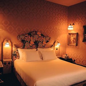 Kamer met een King Size Bed